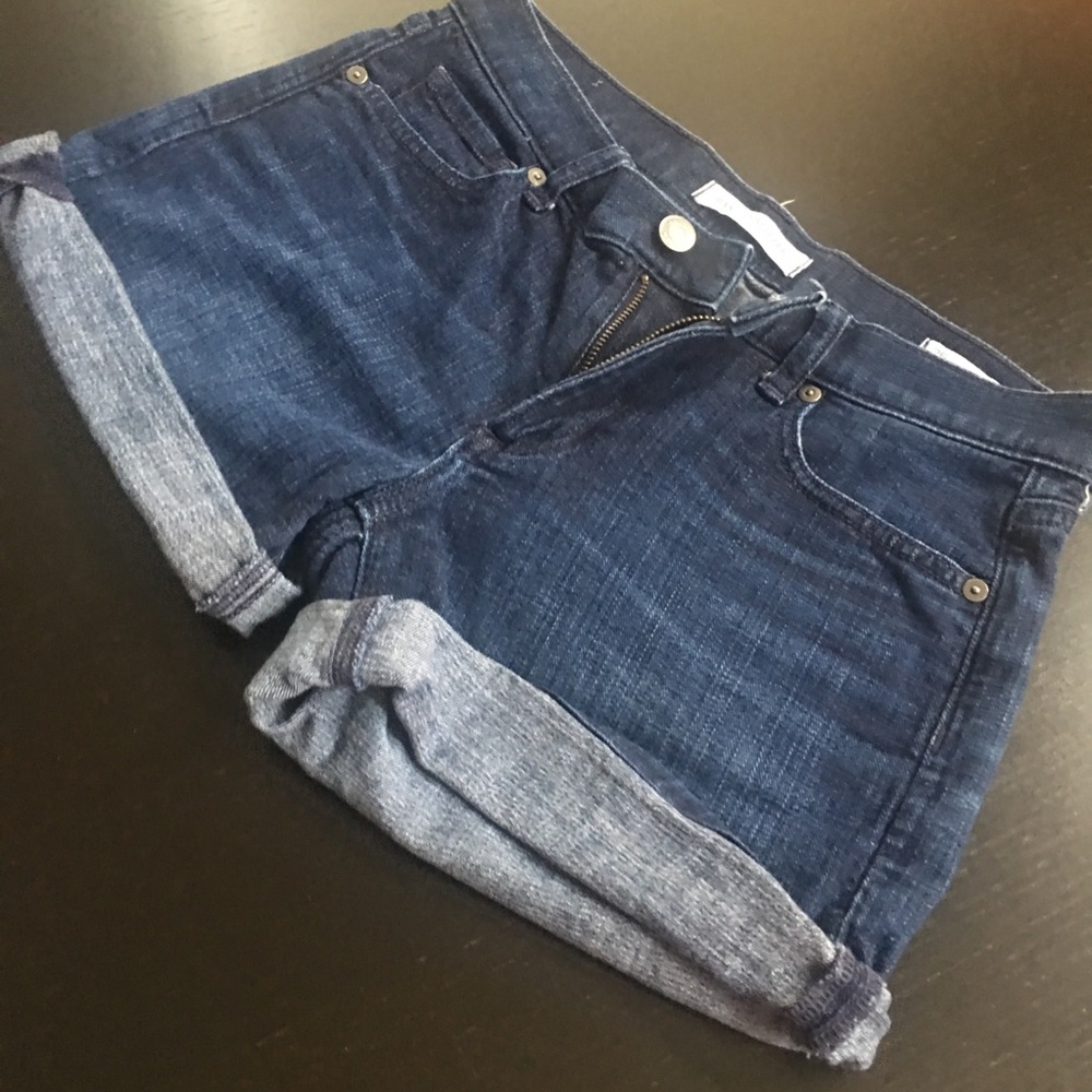 Banana Republic dark wash denim roll-up shorts 25